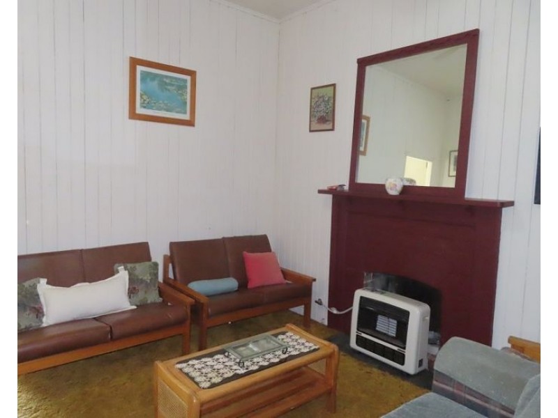10 Foster Street, Glen Aplin QLD 4381