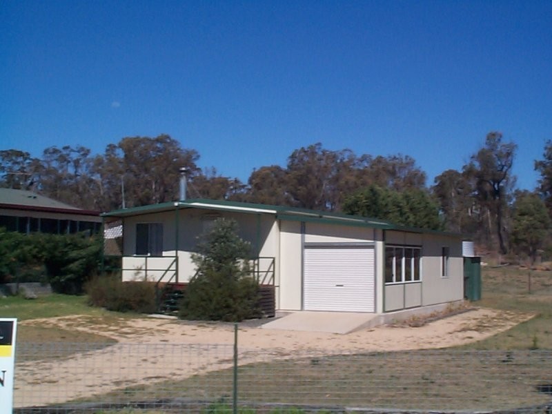 59 Wallangarra Road, Stanthorpe QLD 4380