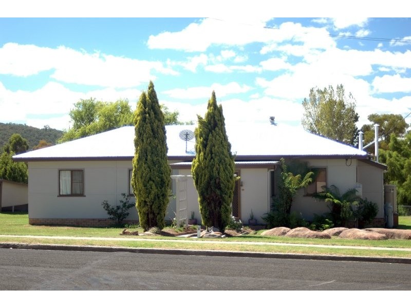 4 Bridge Street, Stanthorpe QLD 4380