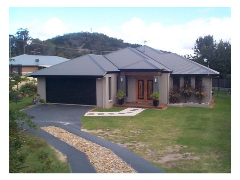 9 Logan Street, Stanthorpe QLD 4380