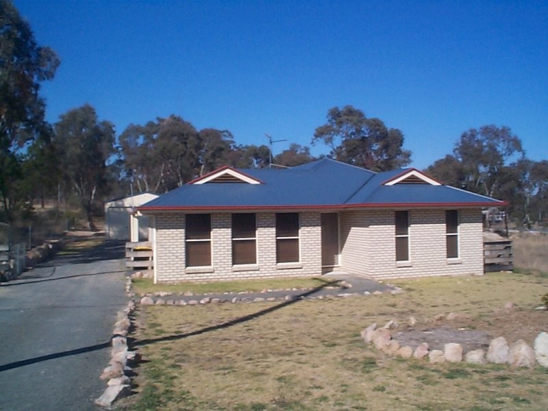 38 Calvert Road, Glen Aplin QLD 4381