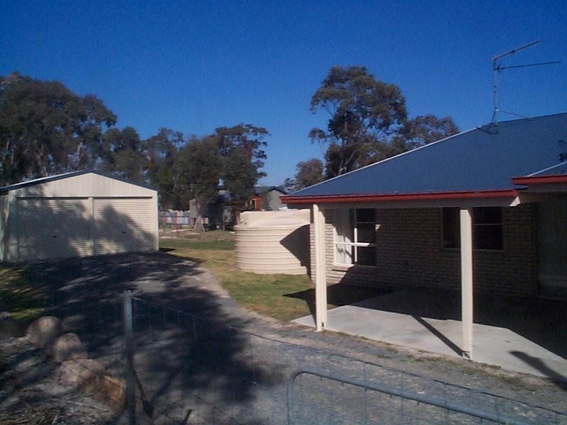 38 Calvert Road, Glen Aplin QLD 4381