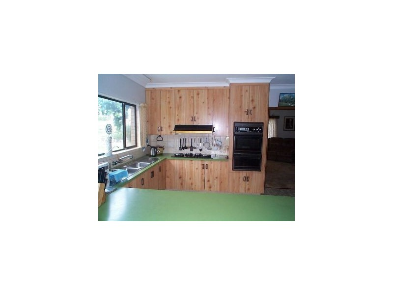 4 Club Road, Stanthorpe QLD 4380