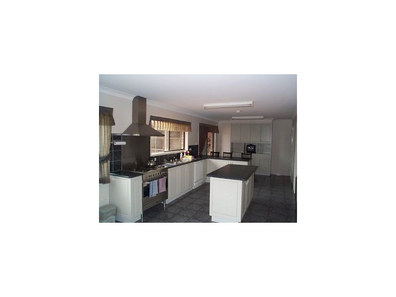 3 Davadi, Stanthorpe QLD 4380