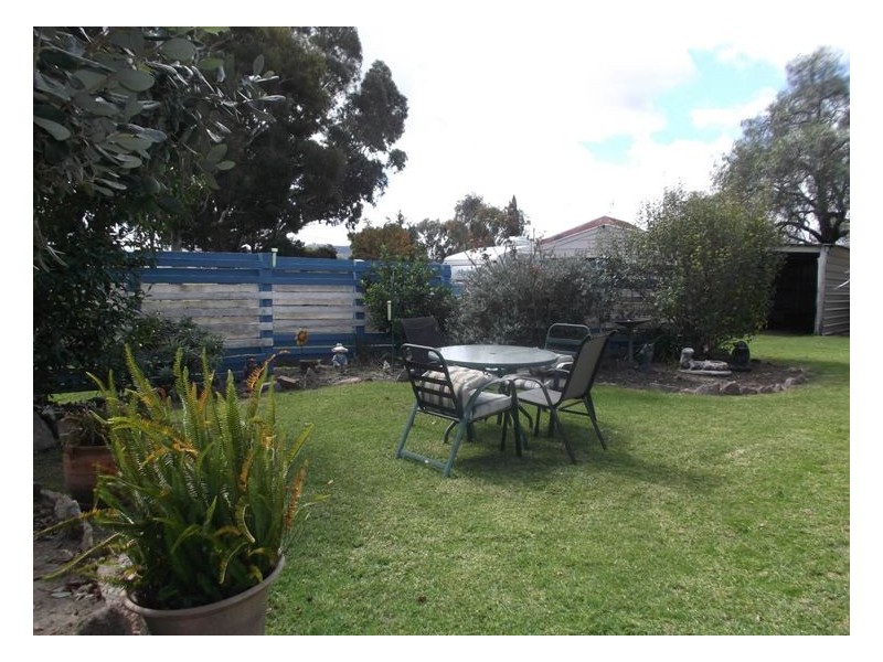 61 Woodlawn Street, Wallangarra QLD 4383