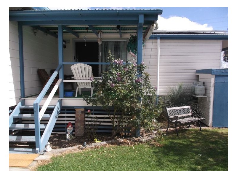 61 Woodlawn Street, Wallangarra QLD 4383