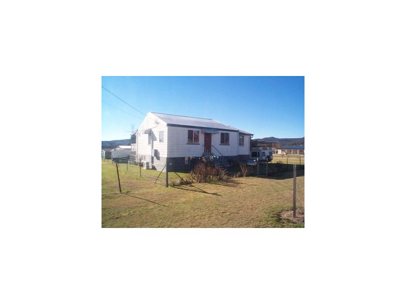 22 Barawell Street, Wallangarra QLD 4383