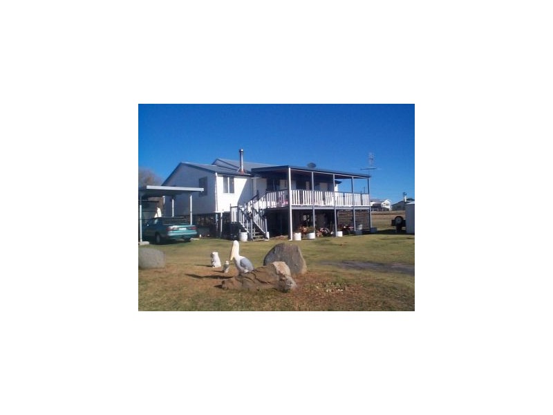 22 Barawell Street, Wallangarra QLD 4383