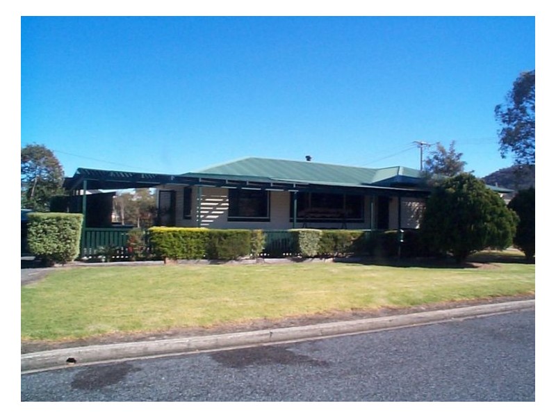 8 Archibald Street, Stanthorpe QLD 4380