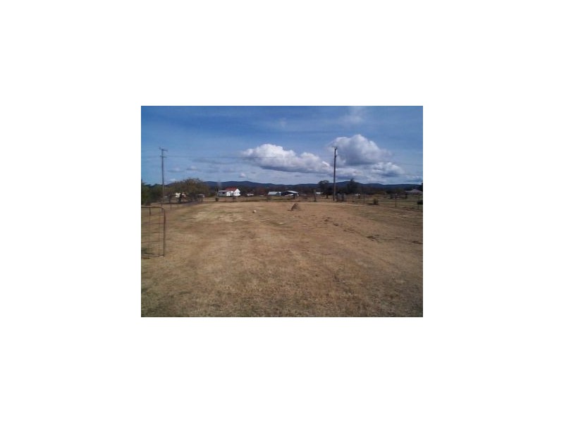 321 Woodlawn Street, Wallangarra QLD 4383