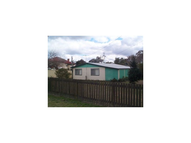 38 Callandoon Street, Wallangarra QLD 4383