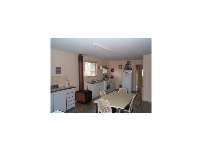 38 Callandoon Street, Wallangarra QLD 4383