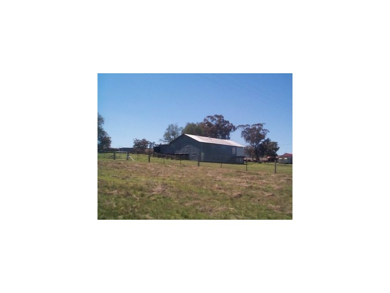 1 Mole River Road, Stanthorpe QLD 4380