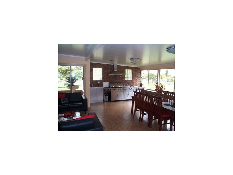 33 Moss Court, Stanthorpe QLD 4380