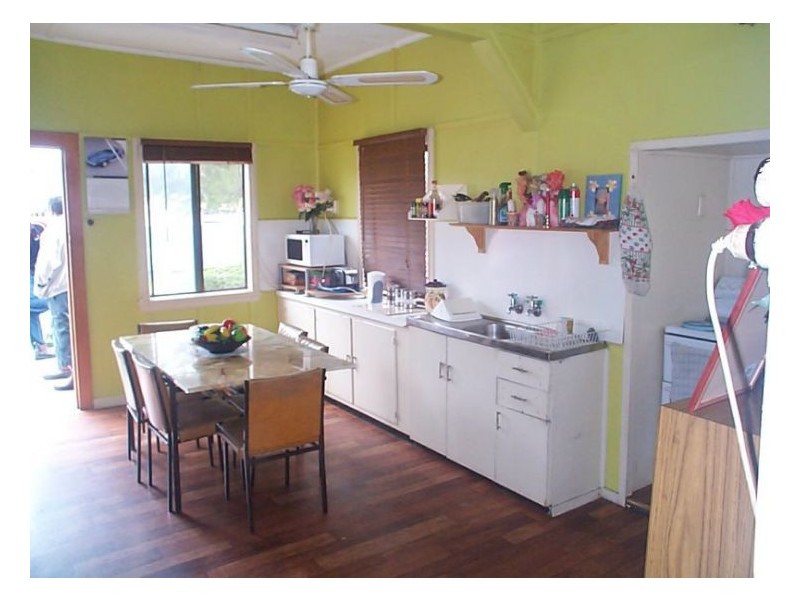 19 Treverton Street, Wallangarra QLD 4383