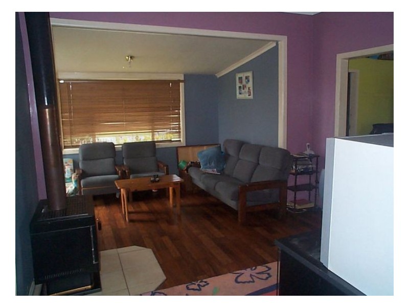 19 Treverton Street, Wallangarra QLD 4383