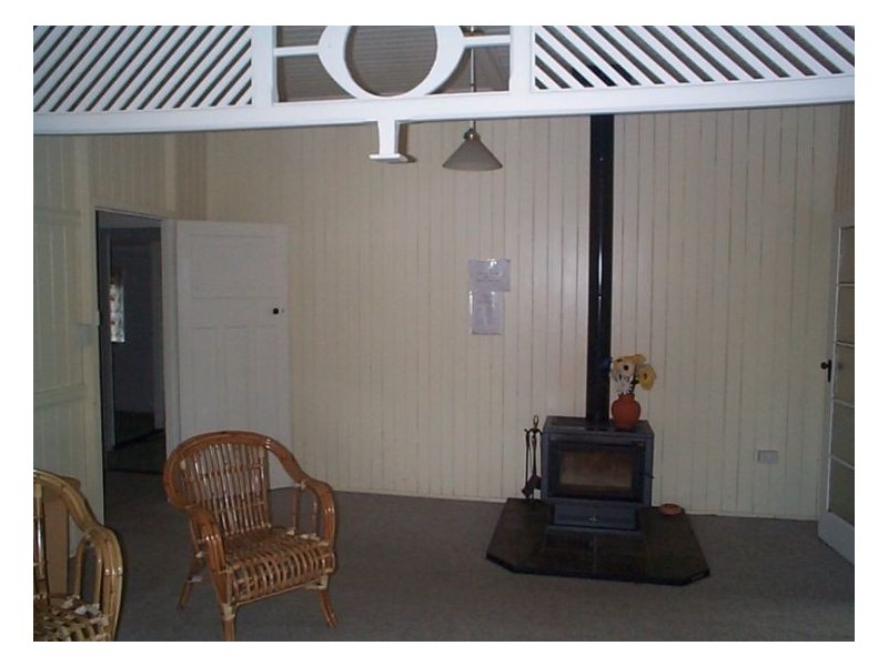 3 Cowies Lane, Amiens QLD 4352