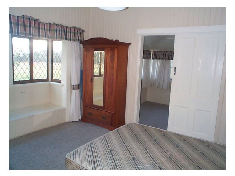 3 Cowies Lane, Amiens QLD 4352
