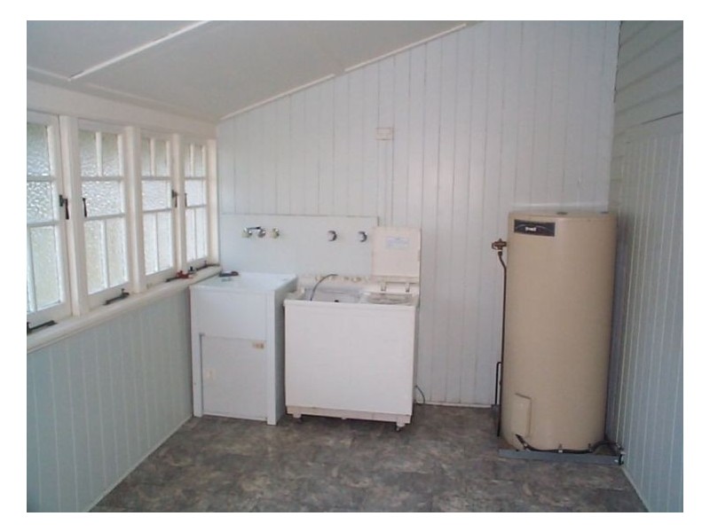 3 Cowies Lane, Amiens QLD 4352