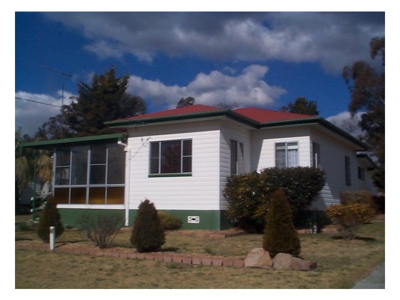 17 Pike Street, Stanthorpe QLD 4380