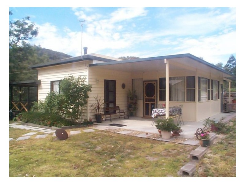 208 Watters Road, Ballandean QLD 4382