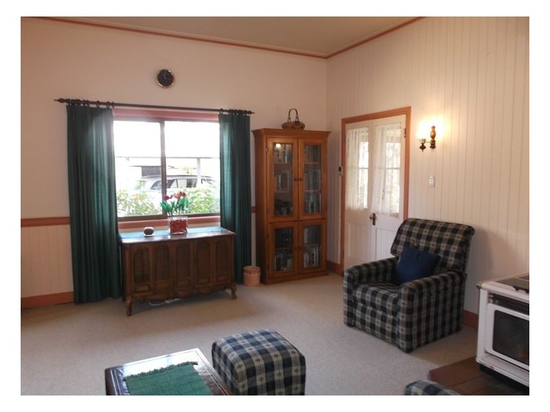 208 Watters Road, Ballandean QLD 4382