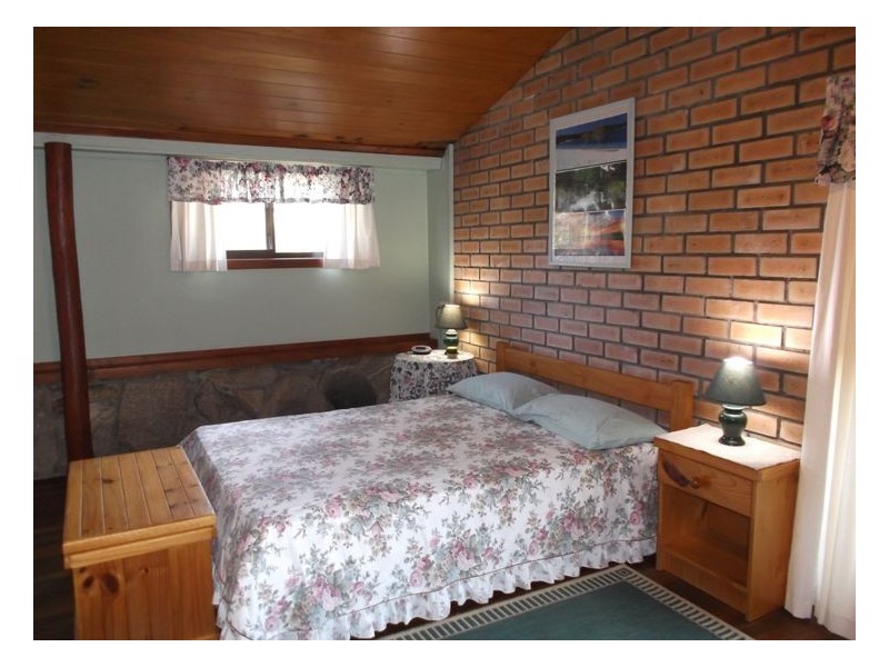 208 Watters Road, Ballandean QLD 4382