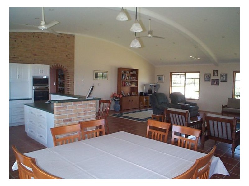 67 Rapisarda Lane, Ballandean QLD 4382