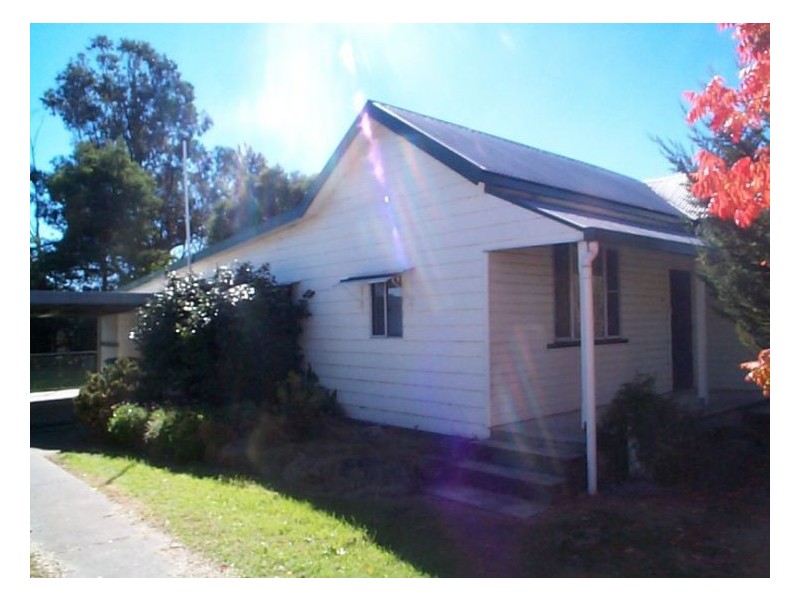 30 Border Street Wallangarra, Stanthorpe QLD 4380