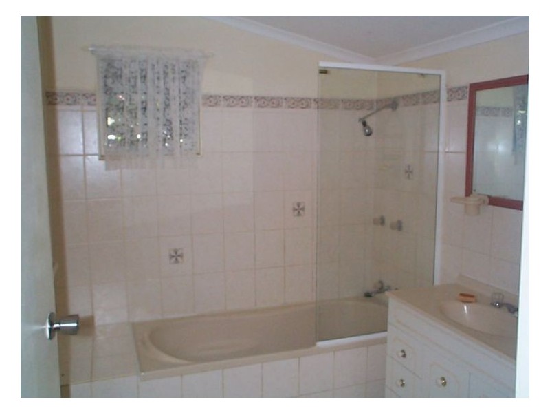 30 Border Street Wallangarra, Stanthorpe QLD 4380