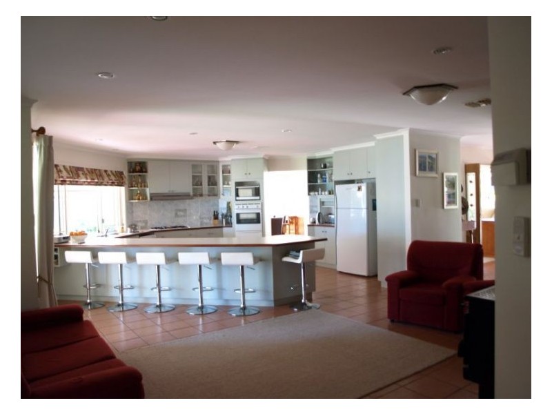 18 Pioneers Parade, Stanthorpe QLD 4380