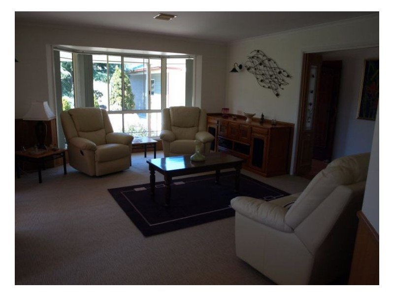 18 Pioneers Parade, Stanthorpe QLD 4380