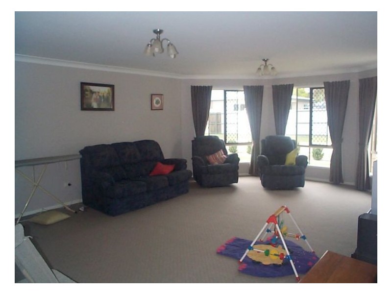 2 Kingston Road, Stanthorpe QLD 4380