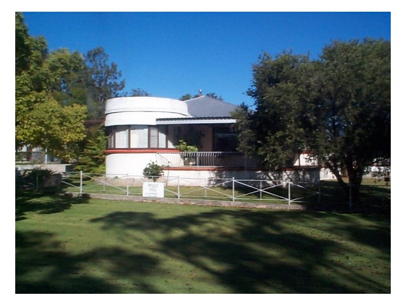 21 Rayleigh Street, Wallangarra QLD 4383