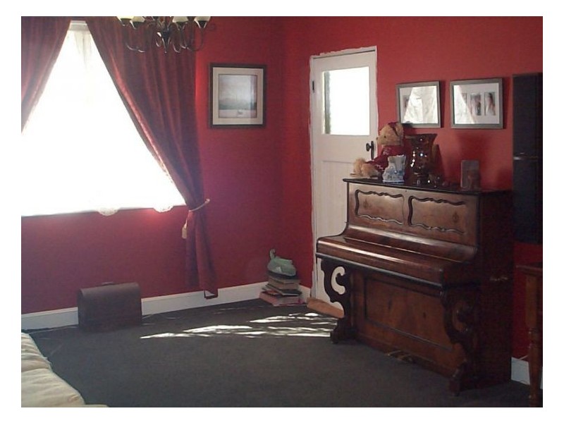 22 Forrest Street, Glen Aplin QLD 4381