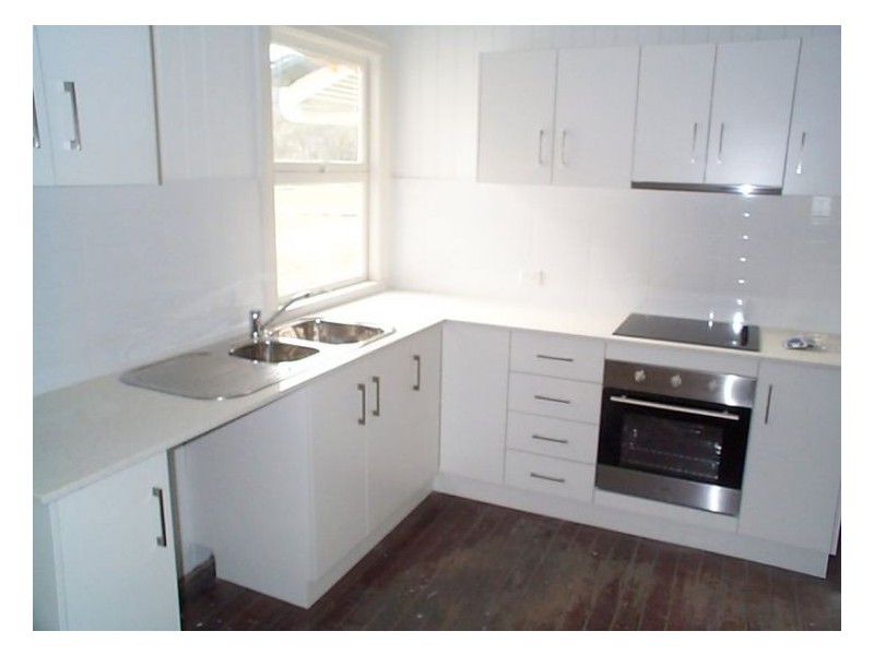 12 Glover Street, Glen Aplin QLD 4381