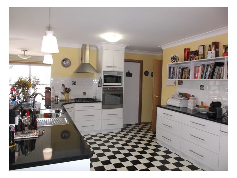20 Cummerford Road, Glen Aplin QLD 4381