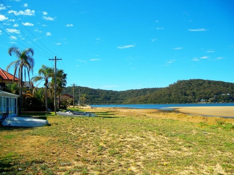270 Booker Bay Rd, Booker Bay NSW 2257