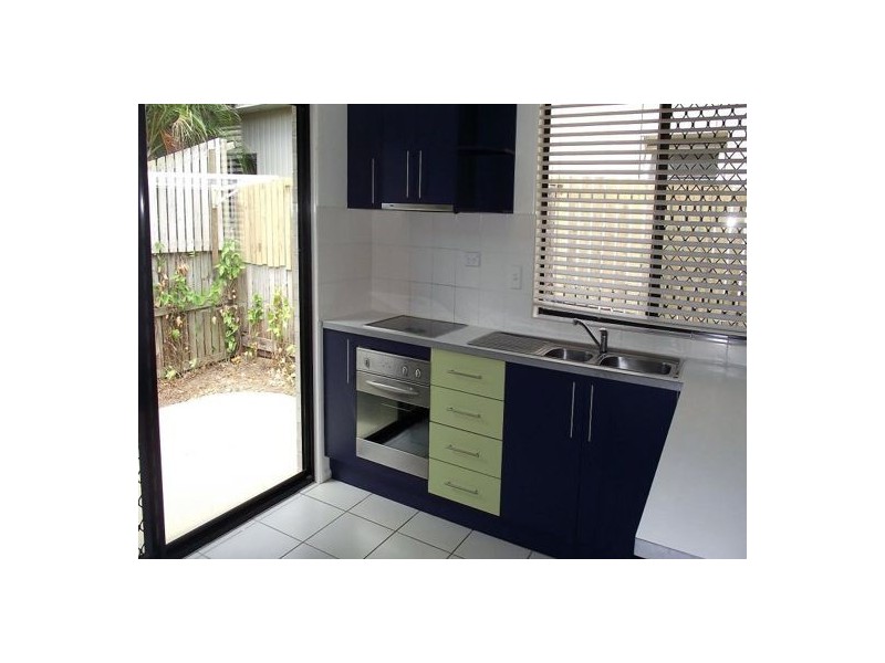 3 10 WOODCOCK STREET, Scarborough QLD 4020