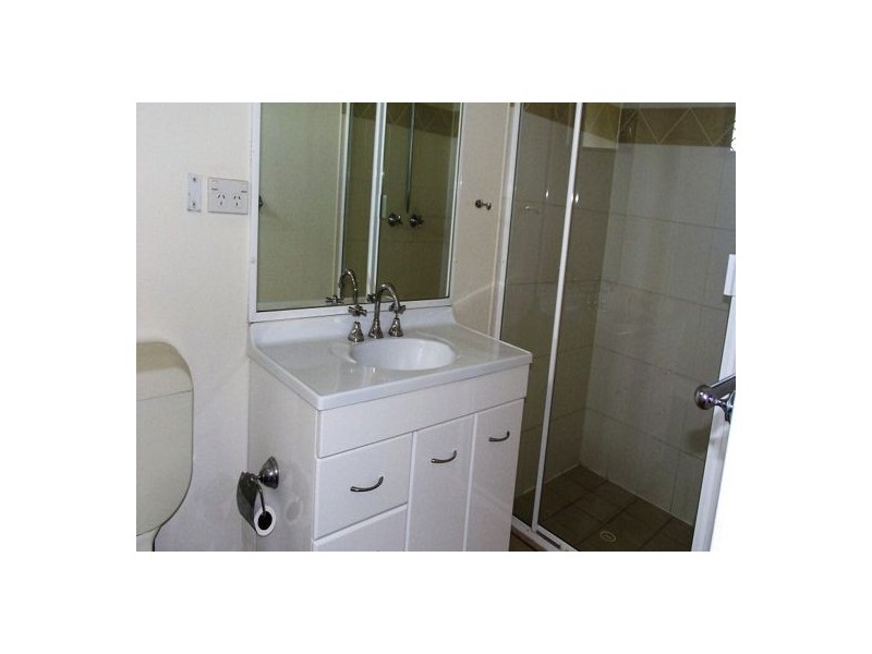 3 10 WOODCOCK STREET, Scarborough QLD 4020