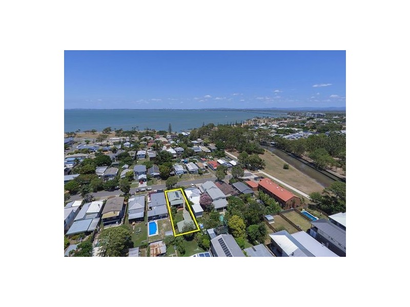 11 Inglis Street, Woody Point QLD 4019