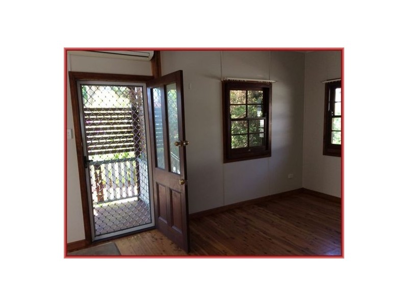 11 Inglis Street, Woody Point QLD 4019