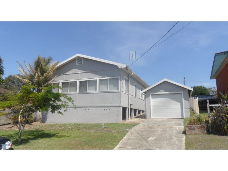 13 Pilot Street, Urunga NSW 2455