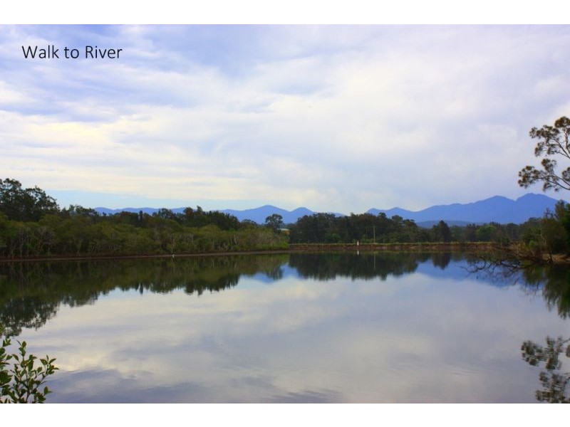 17 Lake Ct, Urunga NSW 2455