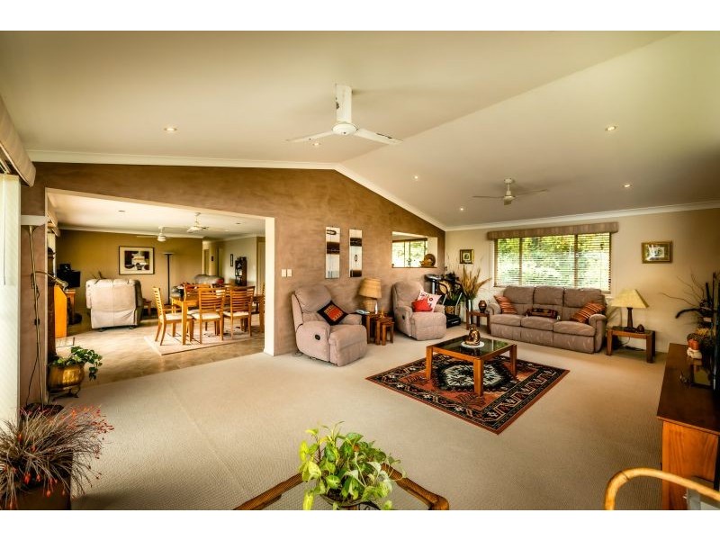 8 Tuckers Rock Road, Repton NSW 2454