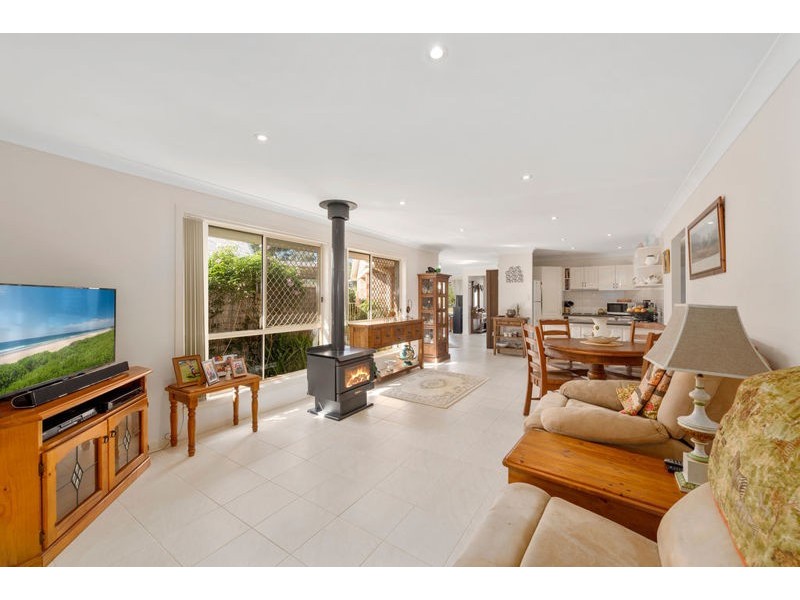 16 Azalea Avenue, Mylestom NSW 2454