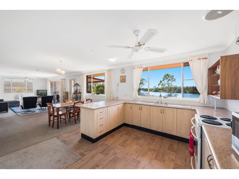13 Vernon Crescent, Urunga NSW 2455