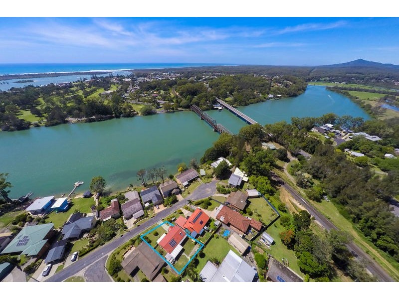 13 Vernon Crescent, Urunga NSW 2455
