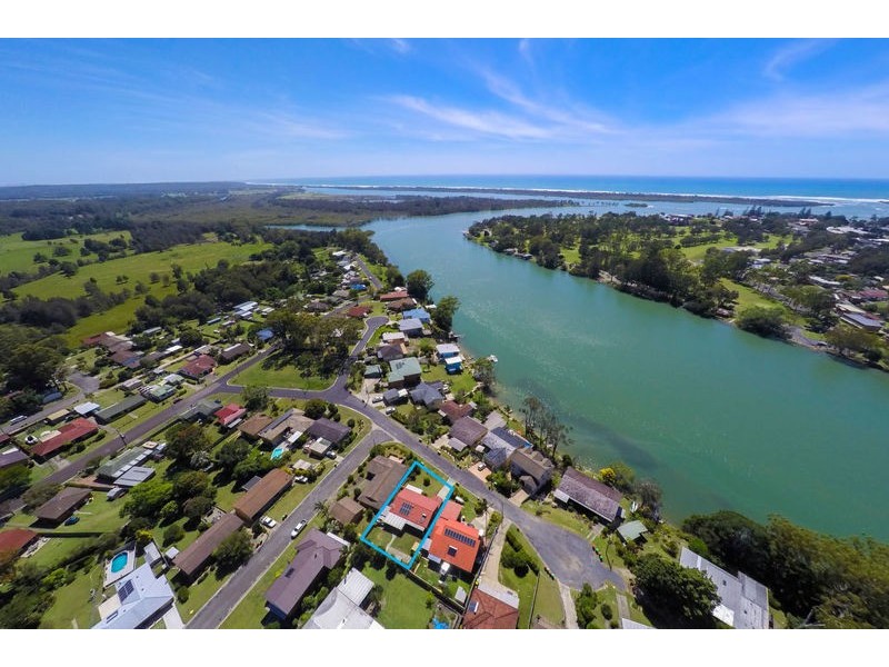 13 Vernon Crescent, Urunga NSW 2455