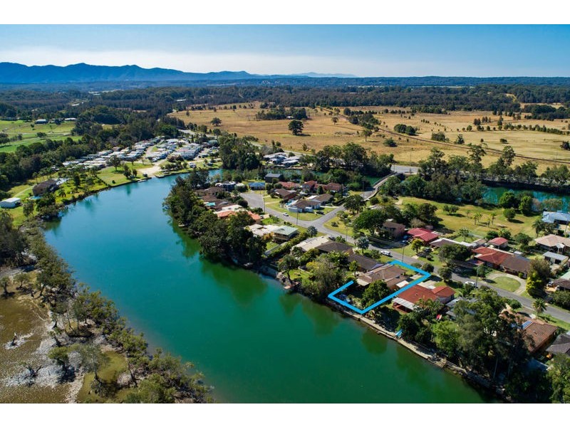 17 Newry Island Drive, Urunga NSW 2455